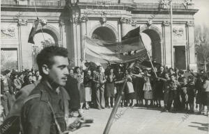 La Puerta de Alcalá el día de la entrada de las tropas nacionales en Madrid