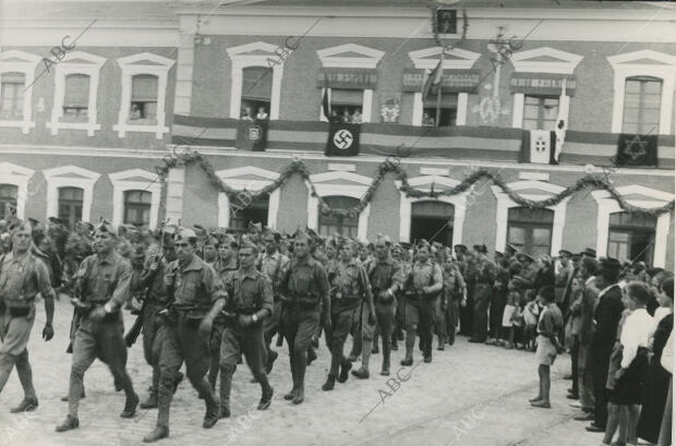 Regreso de las fuerzas del regimiento de Castila a sus cuarteles de Badajoz