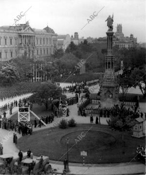 La plaza de Colón, durante el desfile de la Victoria