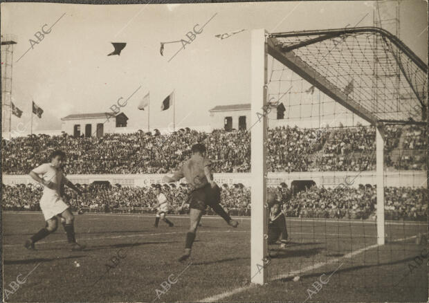 Final de la Copa del Generalísimo disputada en el estado de Montjuic entre el...