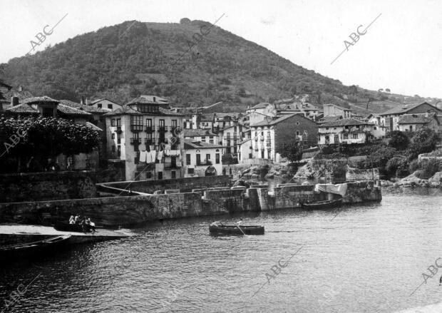 Vista del barrio de Pescadores del pueblo Mundaka (Vizcaya)