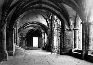 Vista interior del pórtico de la iglesia nuestra Señora de la Asunción, en el...