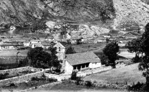 Vista general del pueblo Somiedo (Asturias)