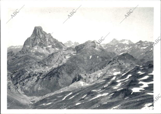 Un pico francés visto desde el pirineo aragonés