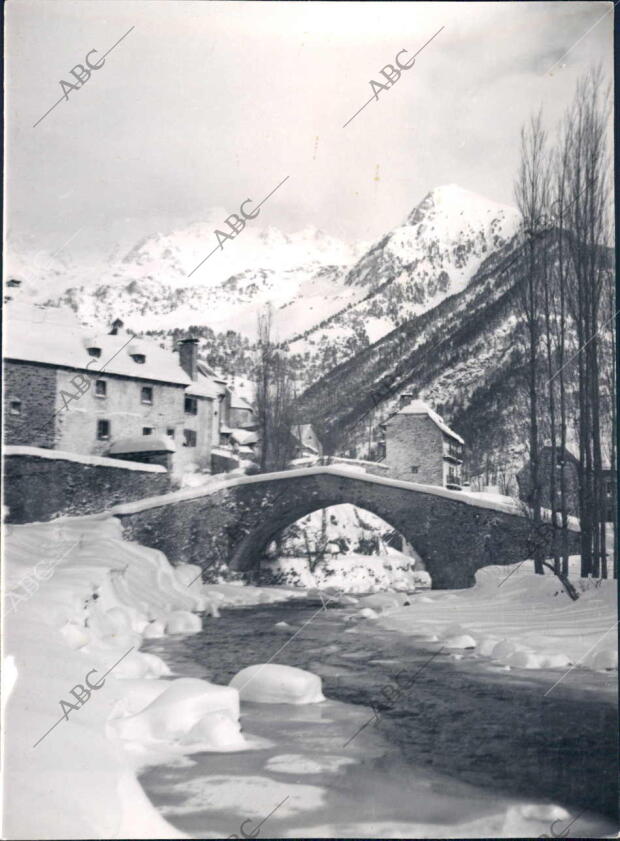 Paisaje de este pueblo después de una gran Nevada