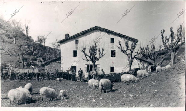 Paisaje del caserío Berasaluce, en Mendaro (Guipúzcoa)