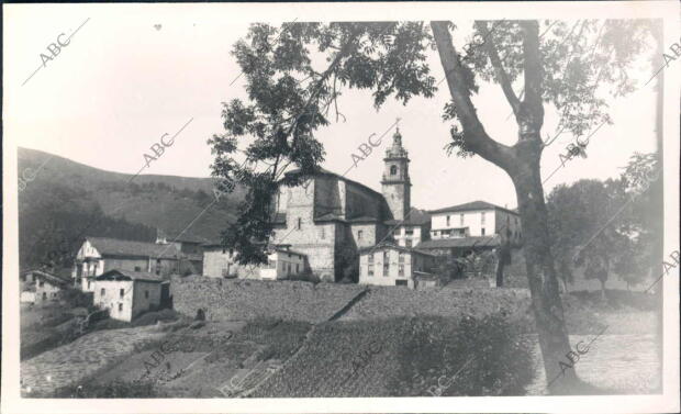 Pintoresca vista de Anguiozar Obtenida desde la carretera