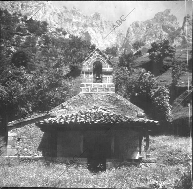 La ermita de corona Situada en Valdeón