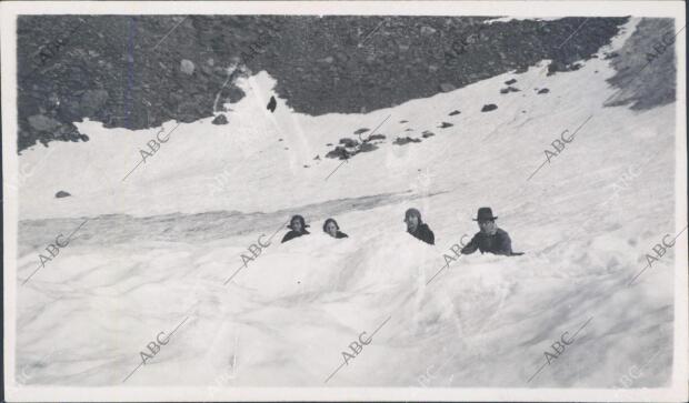 El mar de hielo del veleta en el rigor de la canícula