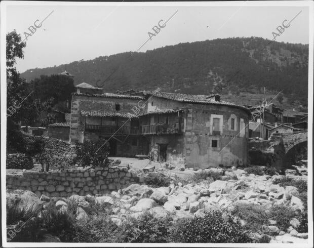 En la imagen la garganta de nuño Cojo, con el puente romano al fondo