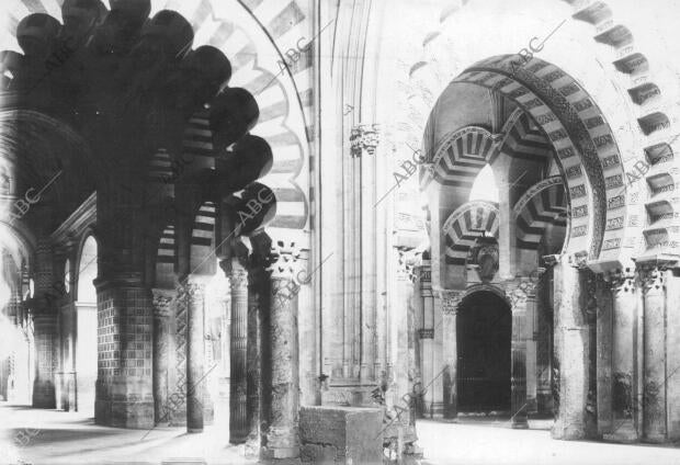 Interior de la mezquita de Córdoba