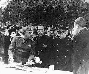 El general franco visita las Obras del valle de los Caidos al comienzo de las...