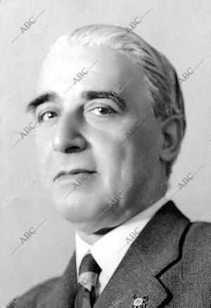 José Losada de la torre Fue director de Abc desde el 11 de enero de 1940 al 22...
