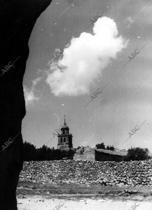 Vista de la torre de la colegiata de Medinaceli (Soria)