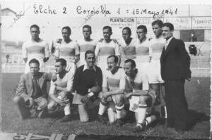 El equipo del Elche, en un partido contra el Córdoba, A quien Venció por 2-1