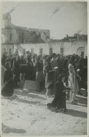 Familiares de los Caídos en la defensa del Cuartel de la Montaña asisten a la...