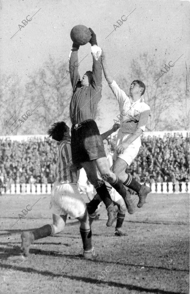 Una buena parada de Paquillo, portero del Betis