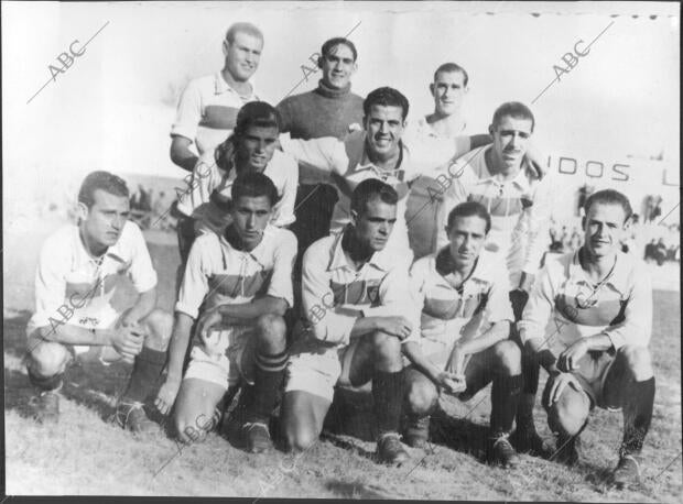 Una formación del Elche en 1943