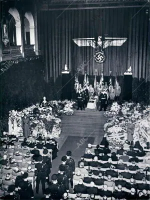 En Breslan (alta Silesia) Fueron Tributados al Cdáver del Diplomatico alemán...