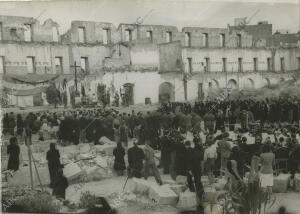 Misa de campaña celebrada en las ruinas del Cuartel de la Montaña, en recuerdo y...