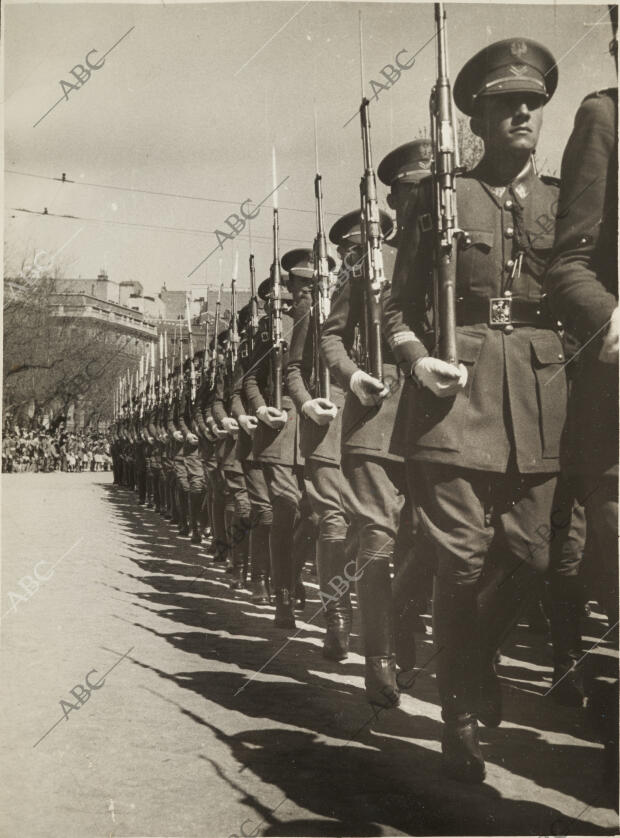 La Infantería en el desfile de la Victoria