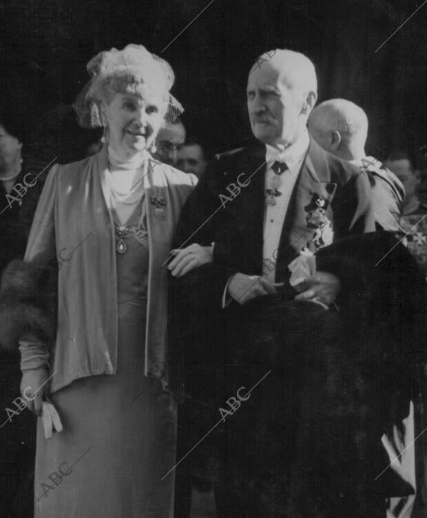 En la Imagen, los Padrinos, don Carlos de Borbón, padre de la