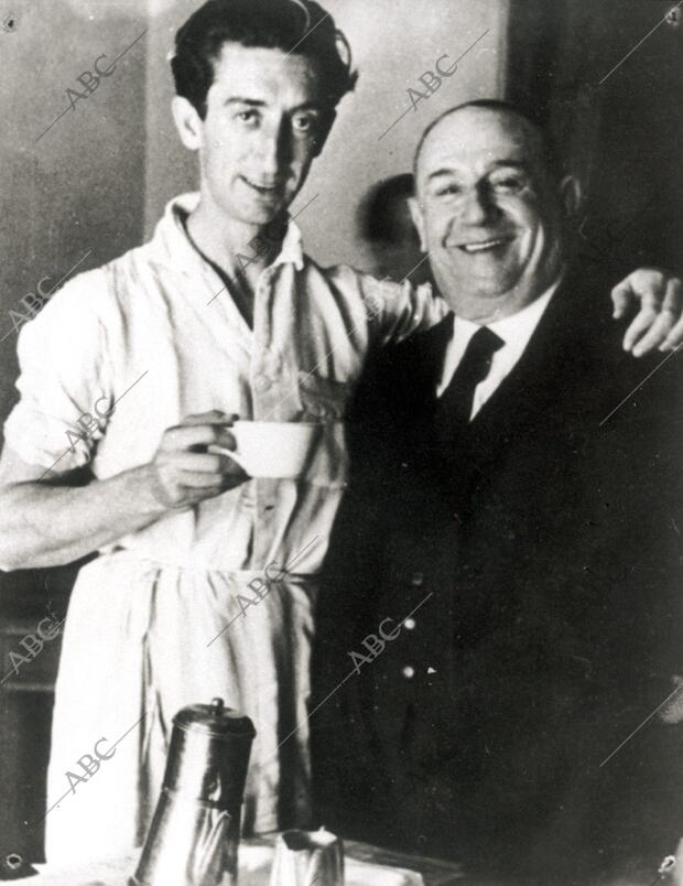 Manolete con el empresario don Pedro Balaña Espinos