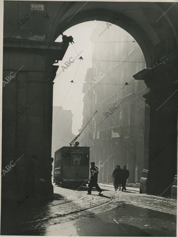 La calle de Toledo con un tranvía