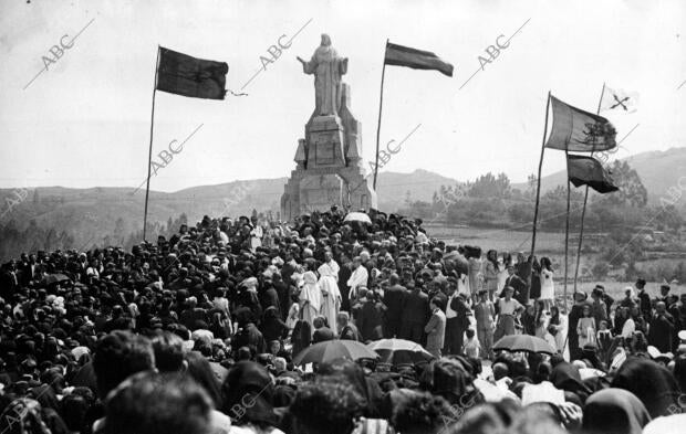 Inauguración del primer monumento en Galicia al sagrado corazón de Jesús,...