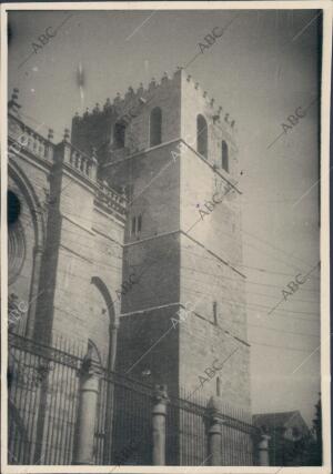 Torre Restaurada de la fachada de la Catedral