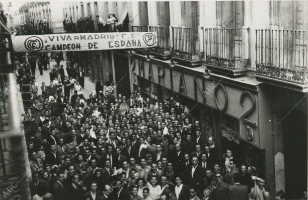 Hubo hasta Pancartas que Cruzaron de lado A lado las Calles, como en esta de...