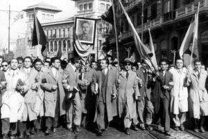 Manifestación por las Calles Granadinas Vitoreando al caudillo