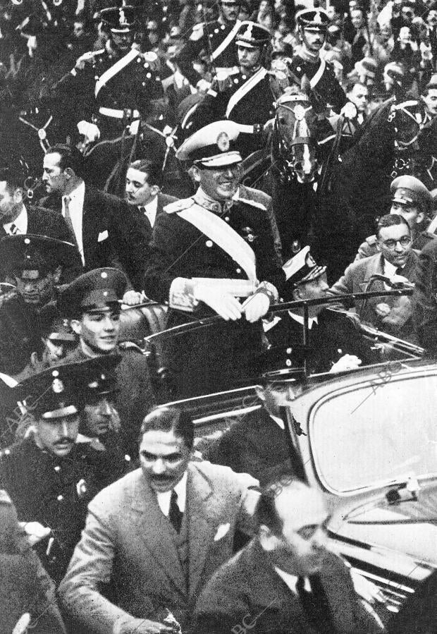 Traslado por la avenida de mayo desde el palacio del congreso A la casa de...