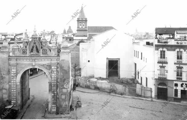 La parte exterior del nuevo templo de la Macarena, Cuyas Obras se Han Reanudado...