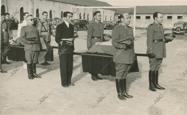 El general José María Fernández-Ladreda, quien presidió, en representación del...