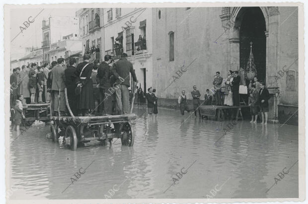 Misa celebrada en la iglesia de Nuestra Señora de la O, del barrio de Triana,...