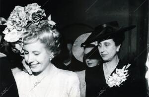 Eva Perón con doña Carmen Polo