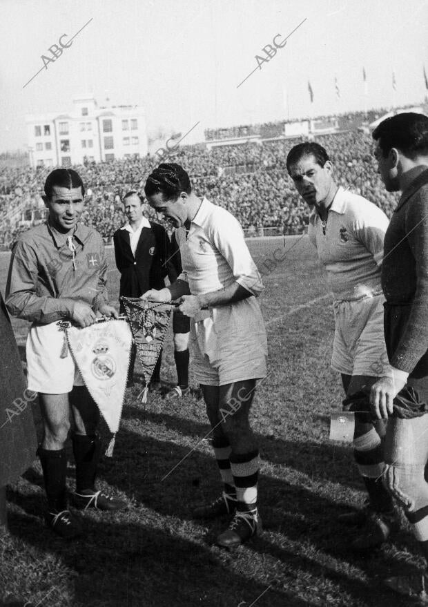 Los Capitanes de los Equipos os Belenenses de Lisboa y real Madrid Cambian...