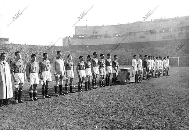 Este encuentro inaugural fue disputado entre el Real Madrid y el Belenenses de...