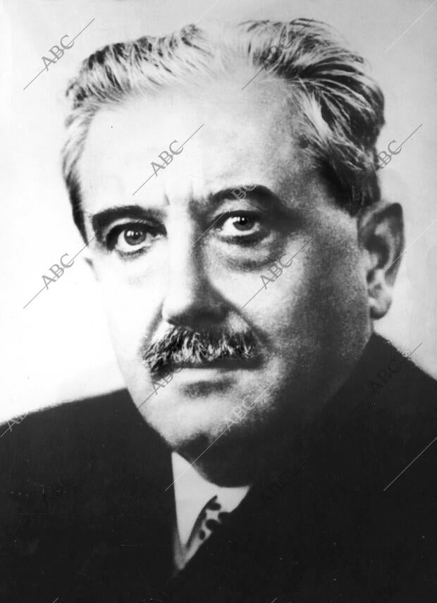 Retrato del escritor francés Georges Bernanos