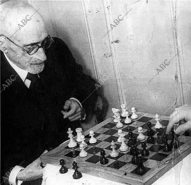 En el estreno De "divorcio de Almas", en el teatro Fontalba, al finalizar los...