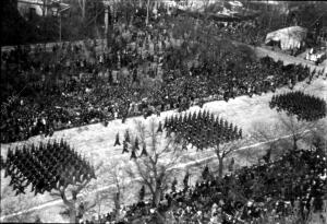 Una vista general del desfile por el paseo de la Castellana