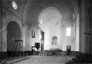 Interior de la basílica de la Macarena, al Terminarse las Obra