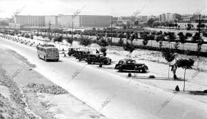 Apertura al tráfico de la calzada central de la avenida del generalísimo, con...