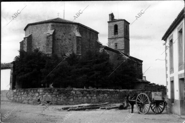 Parte Trasera de la iglesia parroquial de san Esteban Protomártir, en...