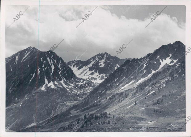 Entrada al macizo de los Encantats, la Suiza Española