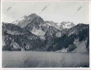 Región de los Encantats. El colosal lago de san Mauricio