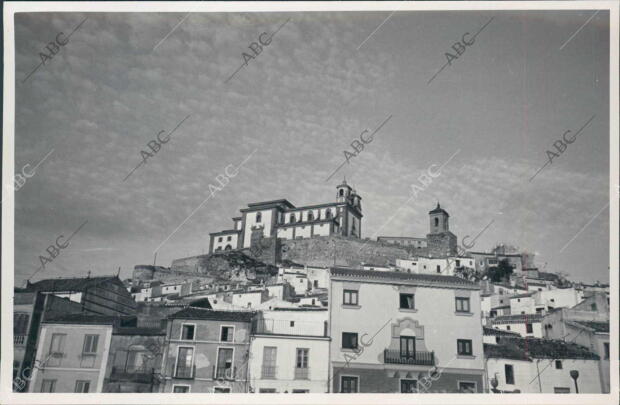 Vista parcial de Martos,.Al Fondo, la ermita del pueblo