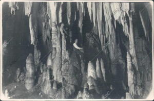 Importantes Estalactitas y Estalagmitas en la cueva de Valporquero de rueda