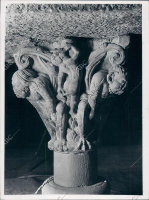 Jaca (Huesca). Interior de la Catedral. Un Capitel